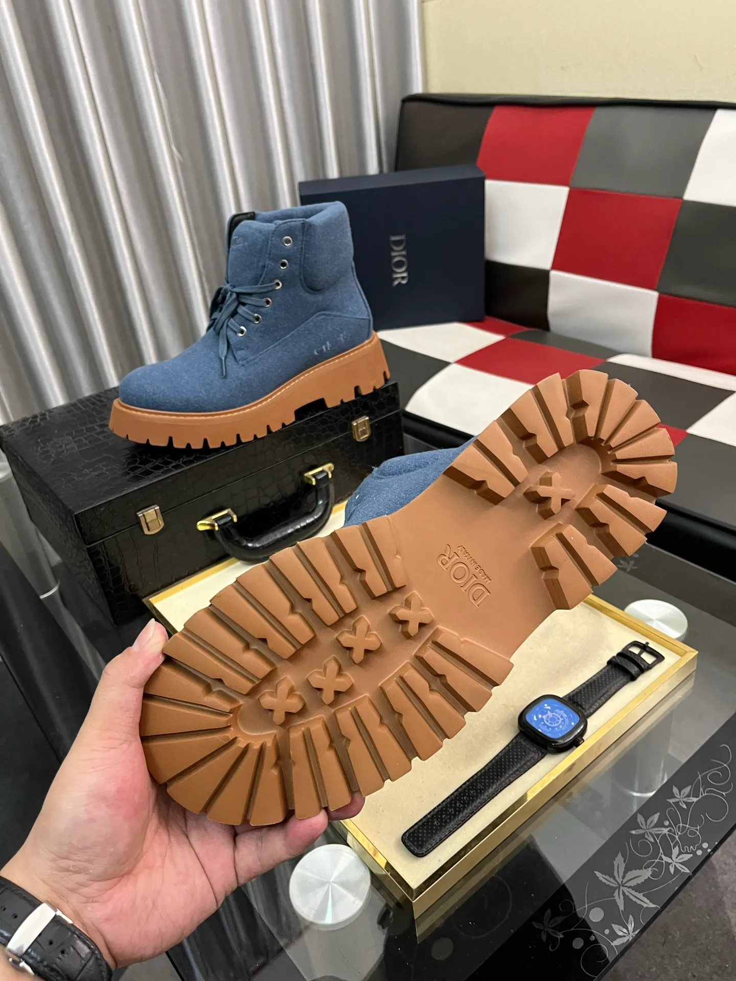 Men's shoes 💰: 540⌚️⌚️Dior top crafts Dior high-top boots counter synchronizes with the original factory configuration, original cowhide patchwork fabric imported from Italy, breathable and comfortable imported water-dyed cow lining, sole: original factory special original sole super comfortable, original factory with single goods high quality, you can enter and exit the counter at will, welcome to compare and synchronize with the counter, code number: 38-44